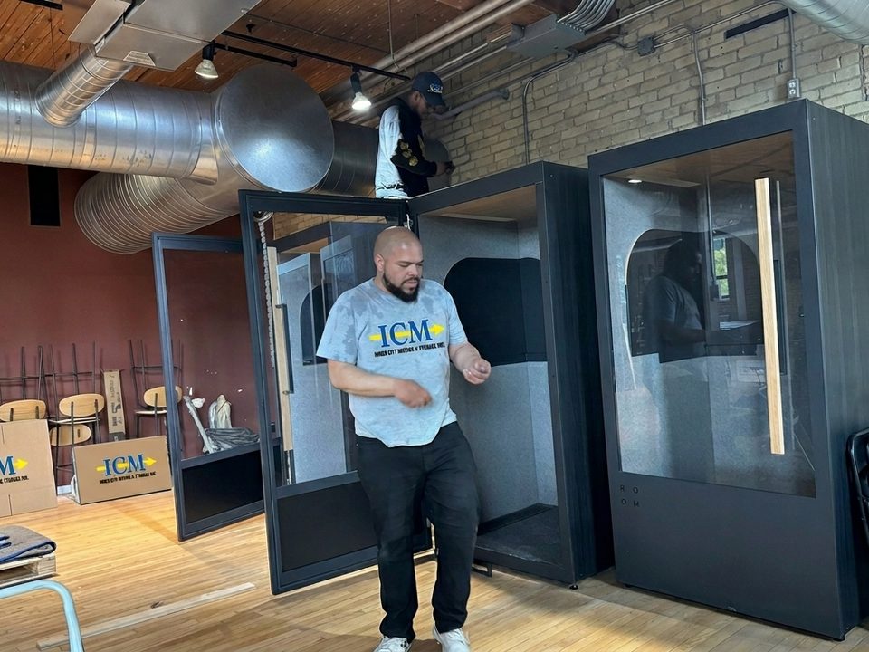 Office Movers Ajax — Inner City Moving truck and professional movers in Ajax, Ontario