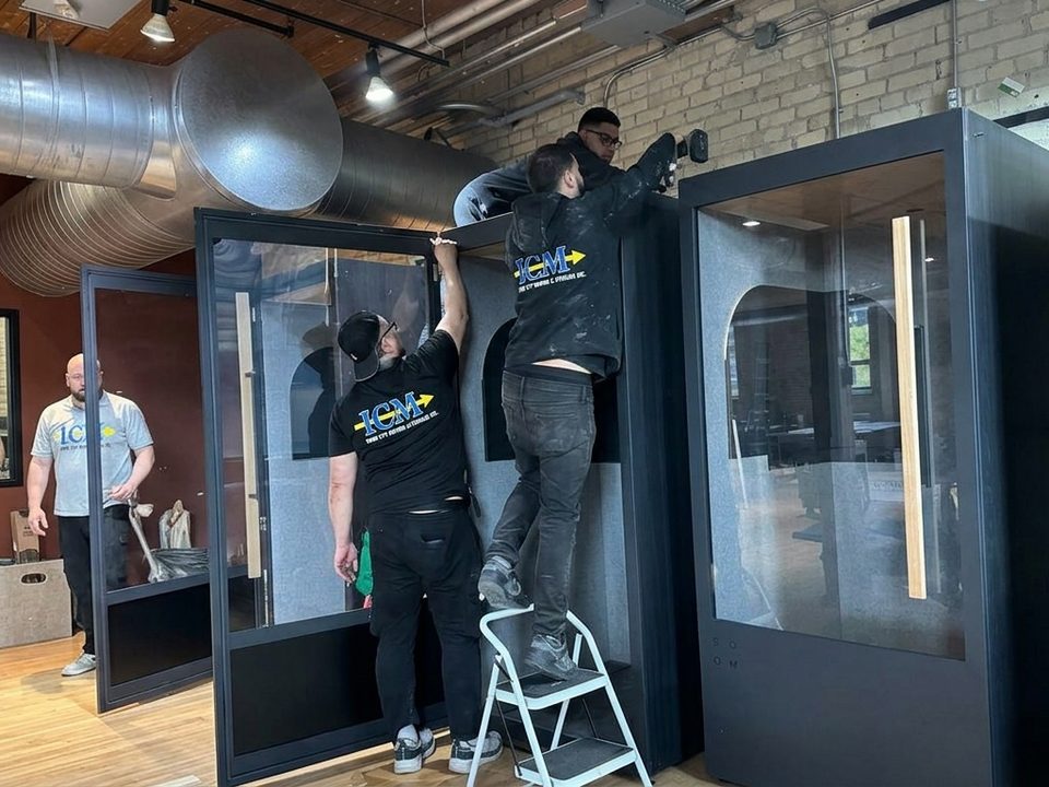 Same Day Movers Milton — Inner City Moving truck and professional movers in Milton, Ontario
